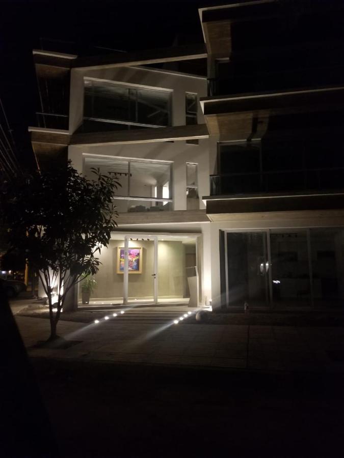 Ayres De Nieva Apartment