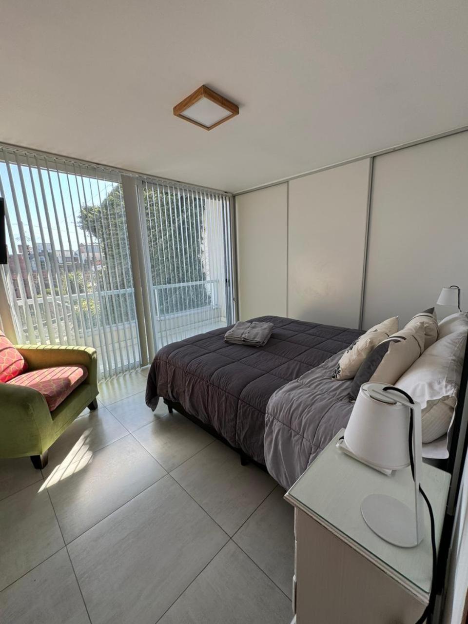 Ayres De Nieva Apartment *