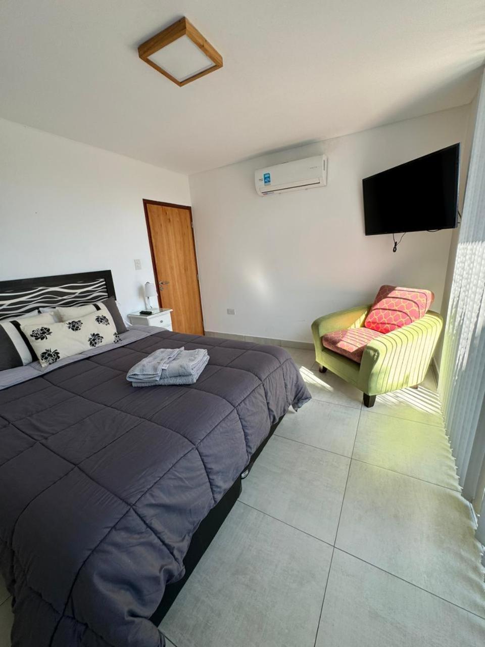 Ayres De Nieva Apartment *